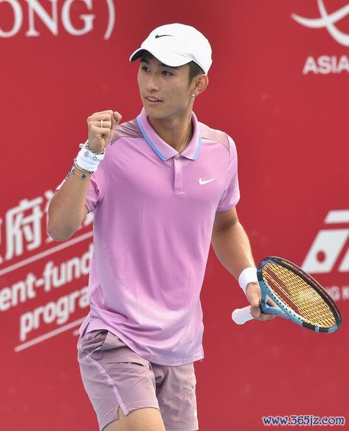 香港举办名人网球大师赛 商竣程与黄泽林共话网球乐趣