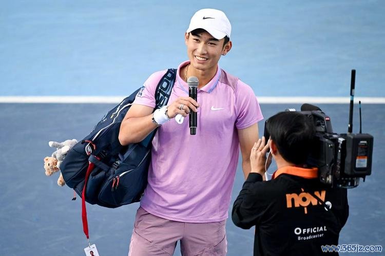 香港赛事商竣程因感冒退出 锦织圭再战决赛