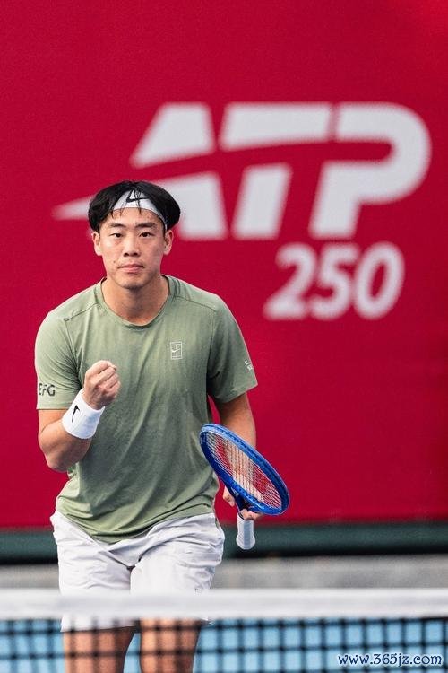 香港赛吴易昺强势晋级次轮 黄泽林双打首战告捷